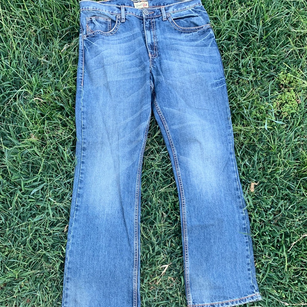 MENS LEVI JEANS SIZE 34x34 STRAIGHT CUT